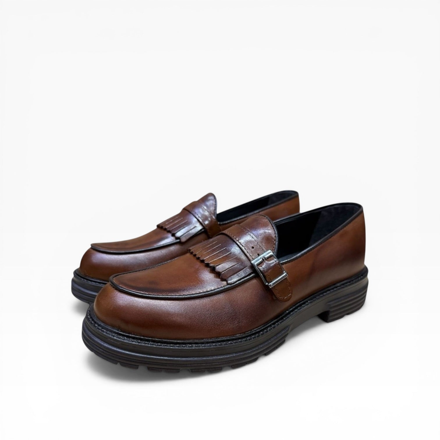 Mocassino con Frange e Fibbia In Pelle