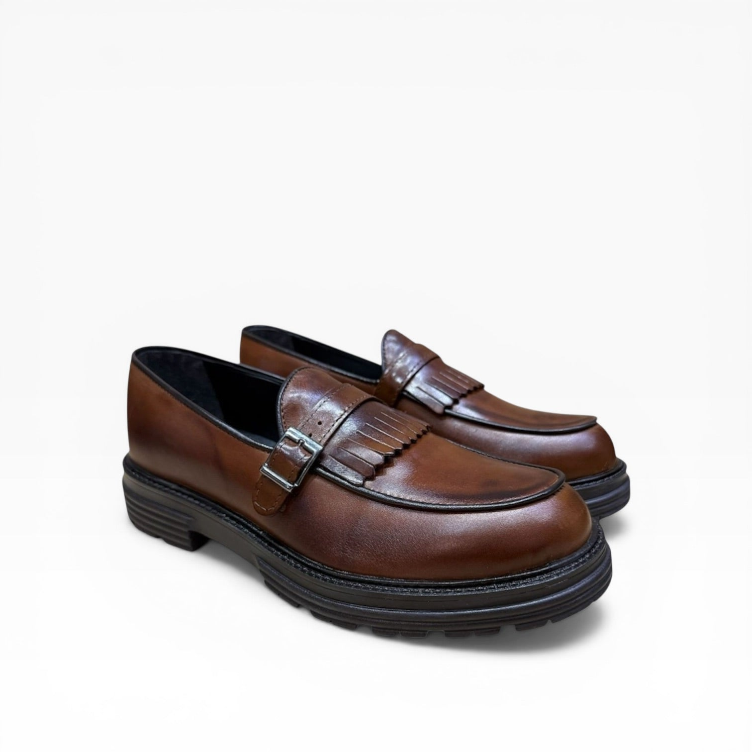 Mocassino con Frange e Fibbia In Pelle