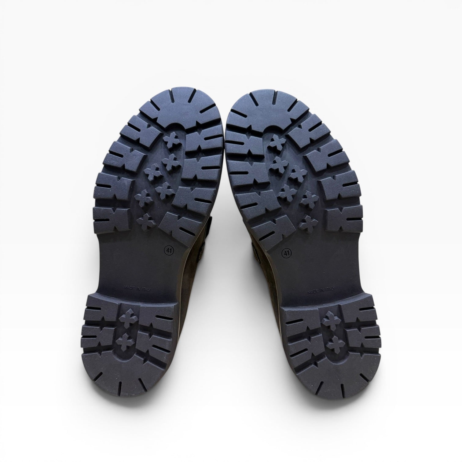 Mocassino con Frangia e Fibbia in Camoscio