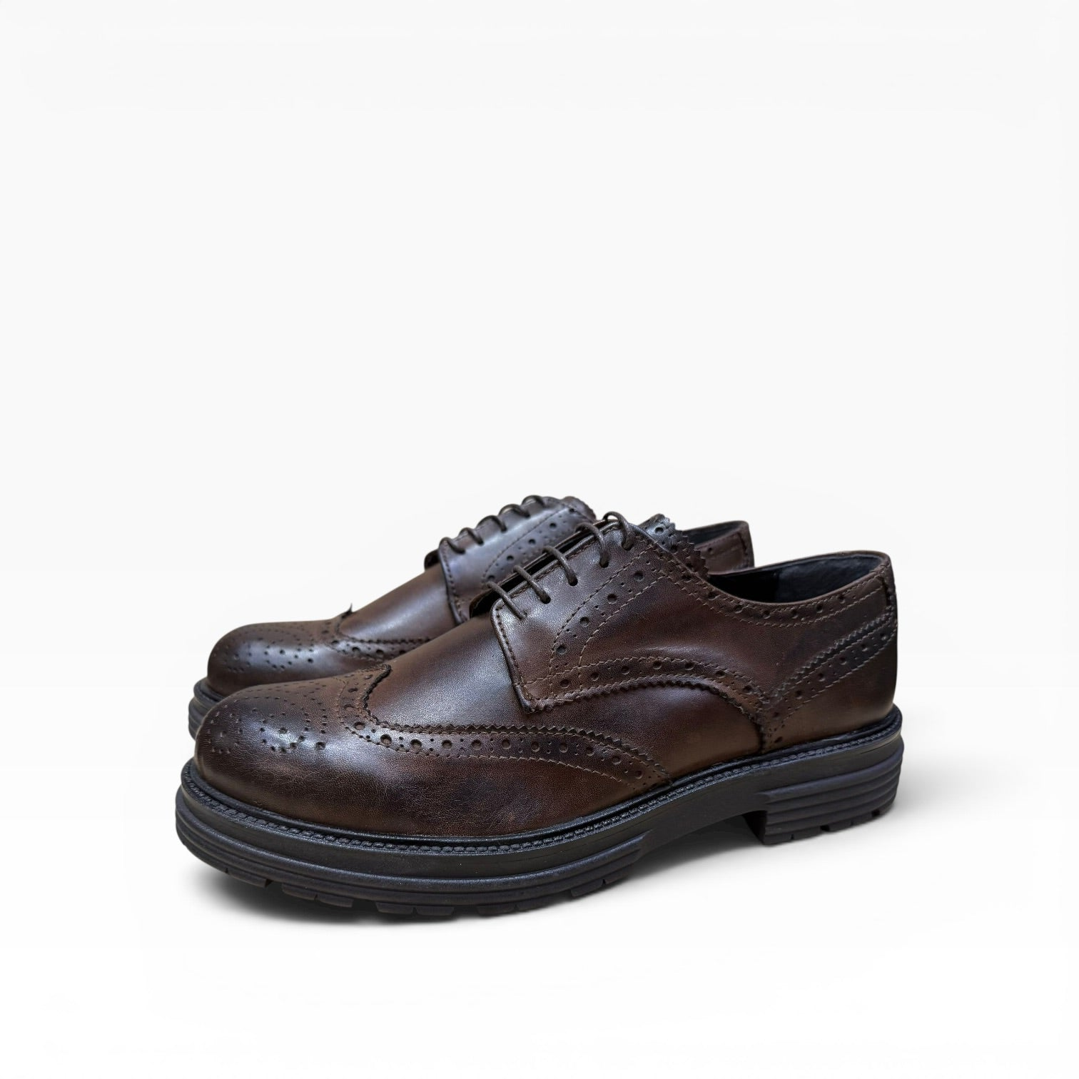Scarpa Stringata Brogue in Pelle Immagine principale del prodotto