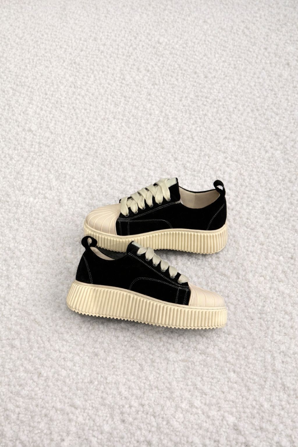 Sneaker Megan Phantom Camoscio Nero e Beige