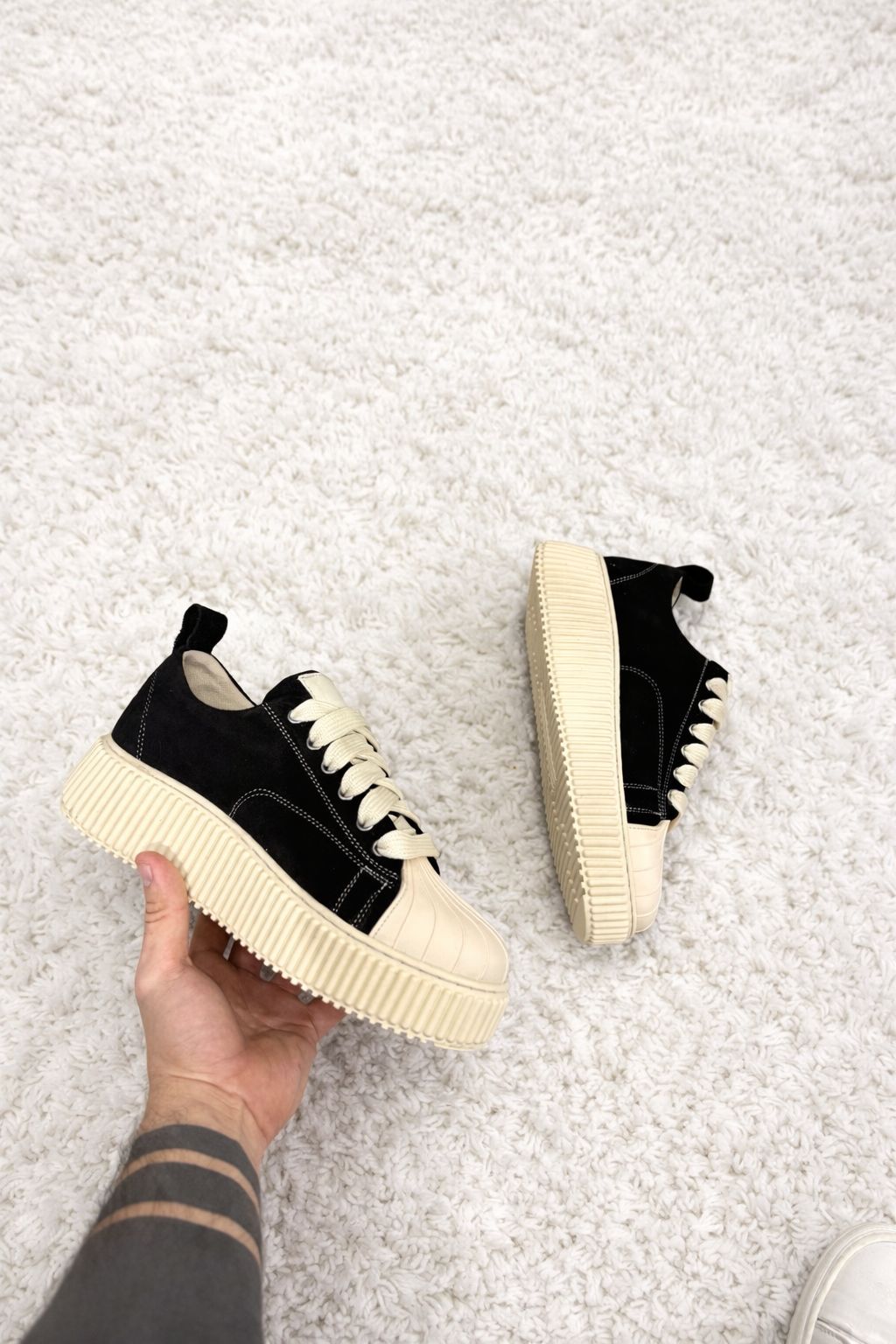 Sneaker Megan Phantom Camoscio Nero e Beige