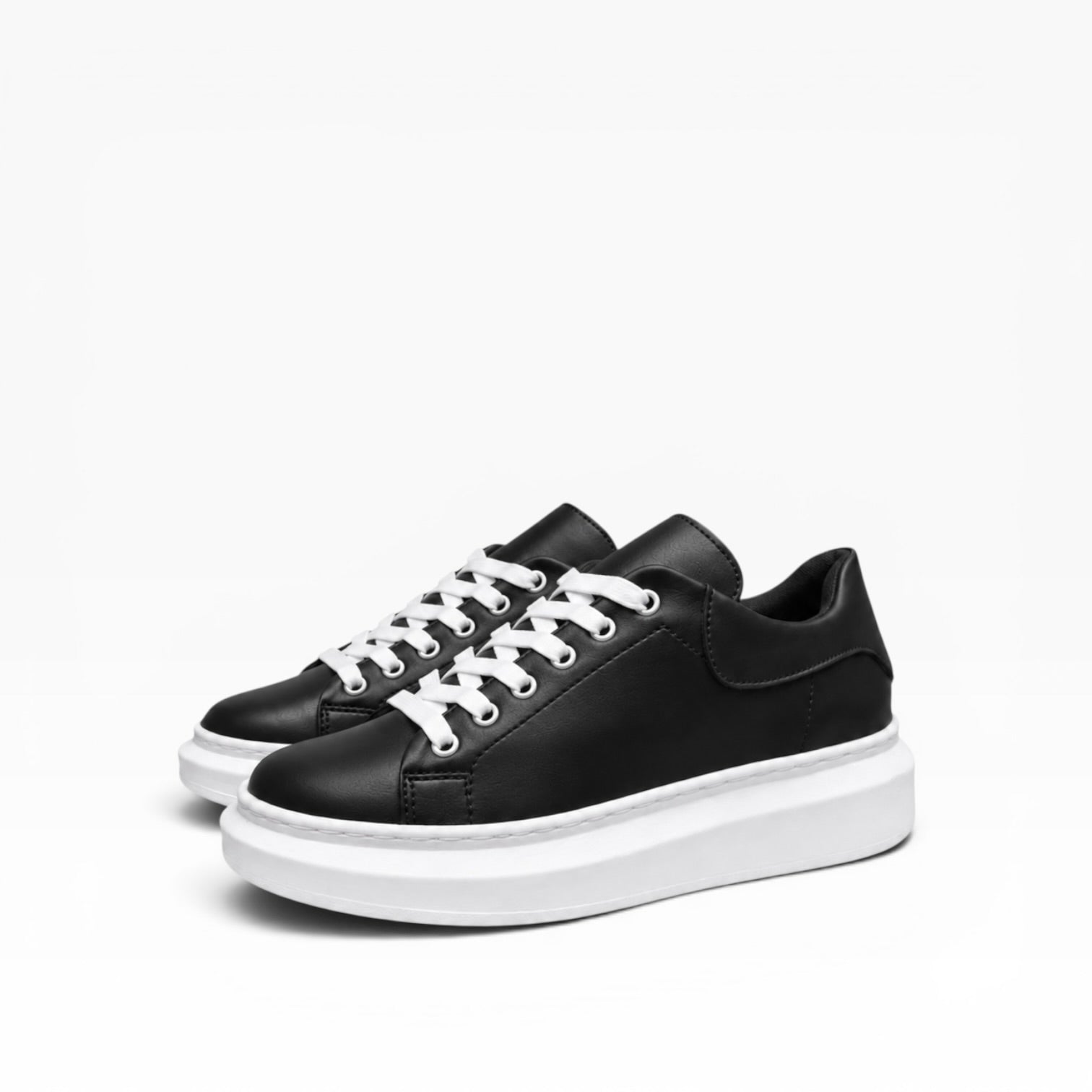 Sneakers Modello McQ*een Bianco Nero Liscia