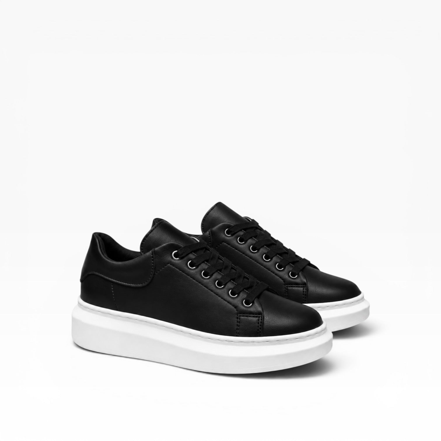 Sneakers Modello McQ*een Bianco Nero Liscia