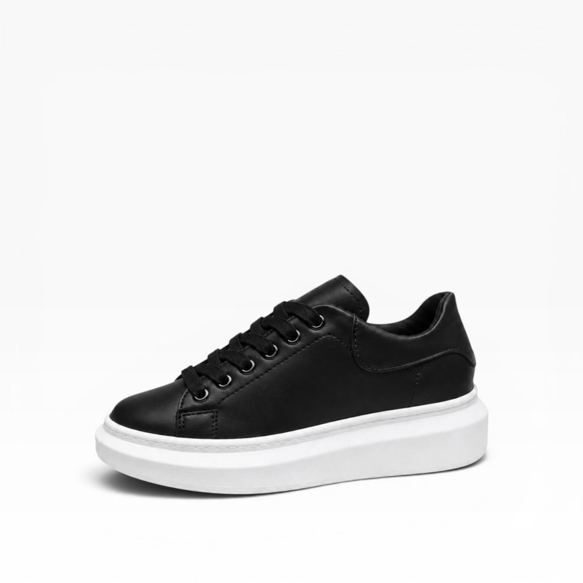 Sneakers Modello McQ*een Bianco Nero Liscia