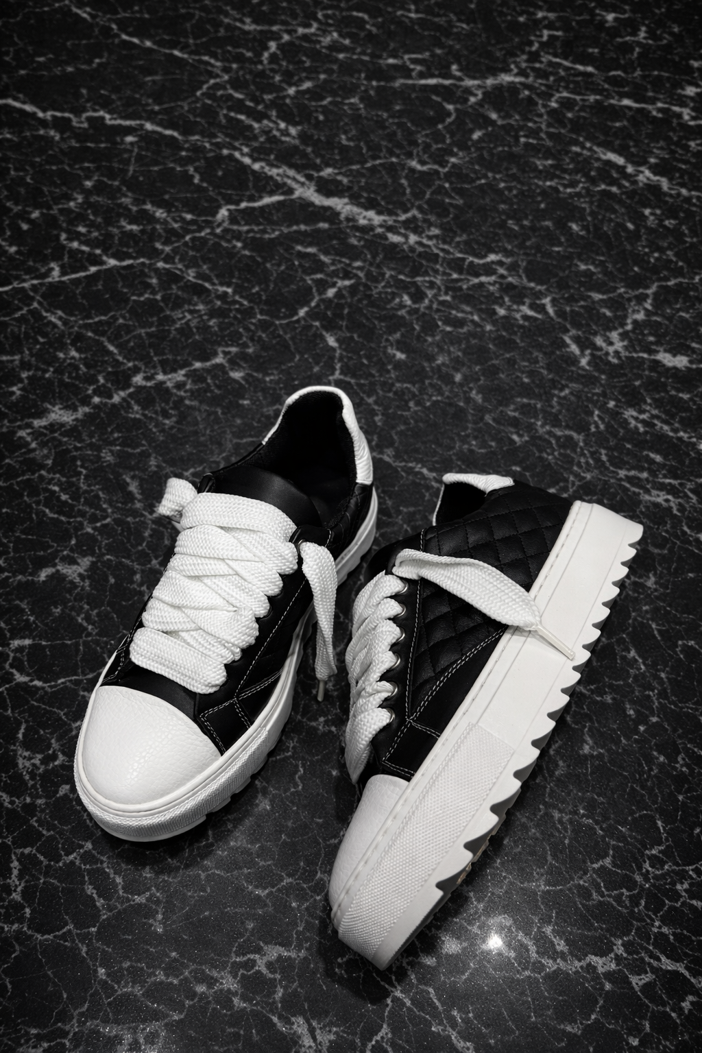 Sneakers Top Diamond in Pelle Bianco e Nero