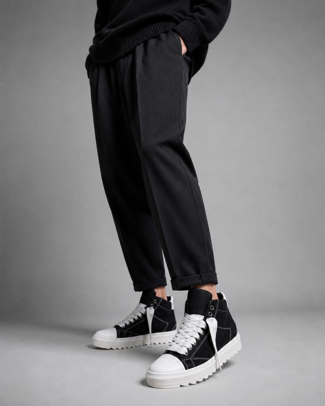 Sneakers Top MidCut in Nabuk Bianco e Nero