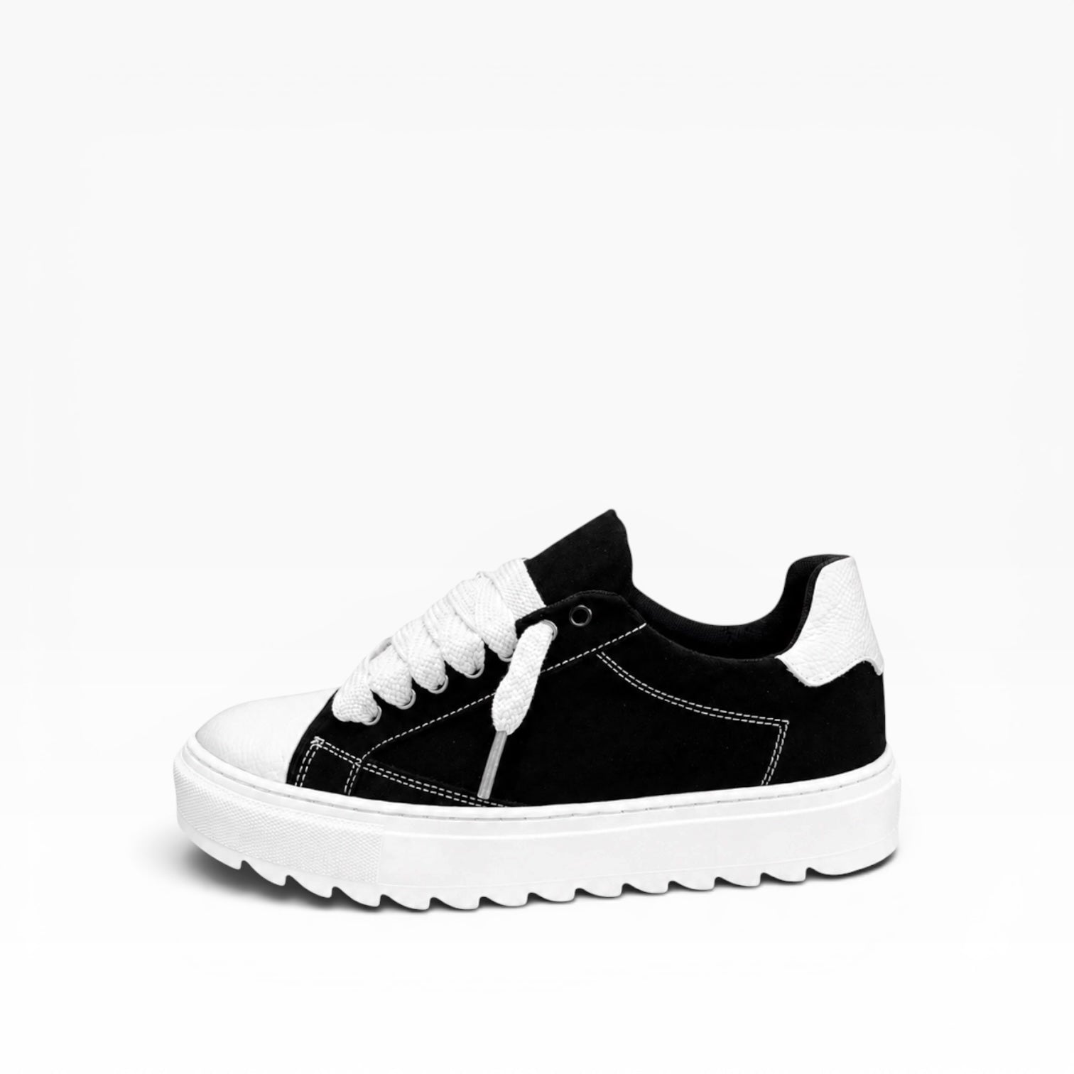 Sneakers Top in Camoscio Bianco e Nero Immagine principale del prodotto
