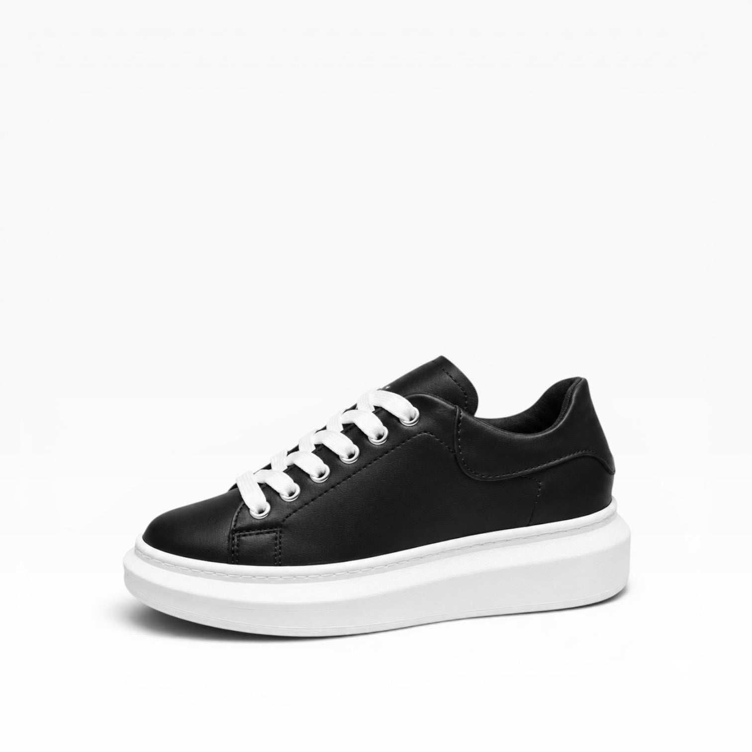 Sneakers Modello McQ*een Bianco Nero Liscia Immagine principale del prodotto